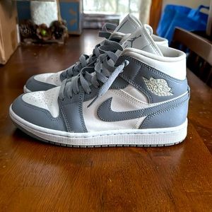 Air Jordan 1 Stealth
